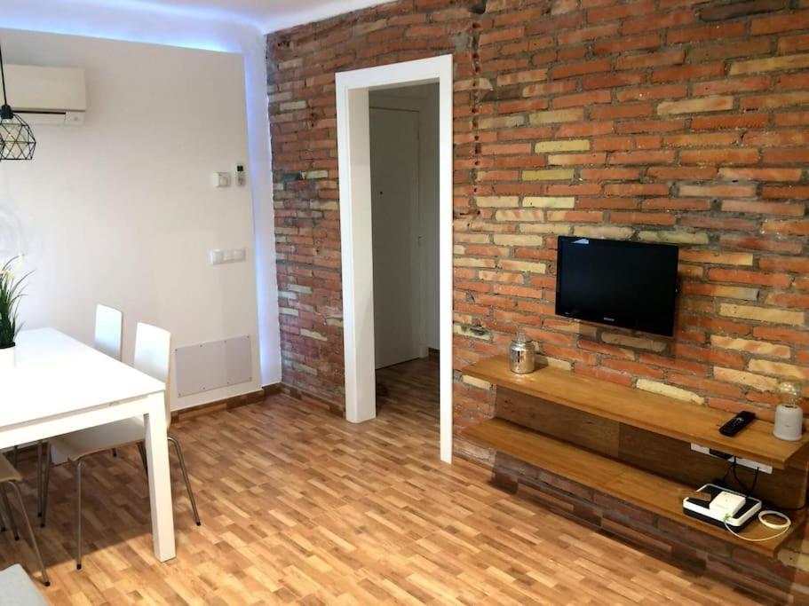Girona's Ground Floor At The Price! Perfect Familiy Holidays Apartment Girona